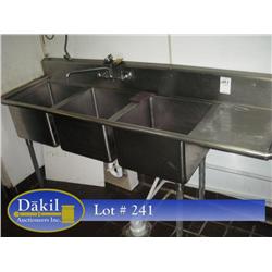 3 BIN STAINLESS STEEL SINK W DRAIN BOARD