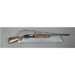 Benelli Super 90 semi-auto shotgun in Benelli  molded hard case with screw-in chokes and  tool, 12 g