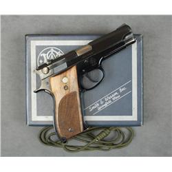 Smith & Wesson Model 39 DA semi-auto pistol,  9mm cal., 4” barrel, black finish, checkered  medallio
