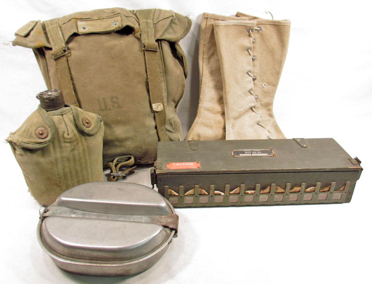 LOT OF US WW2 ARMY FIELD GEAR