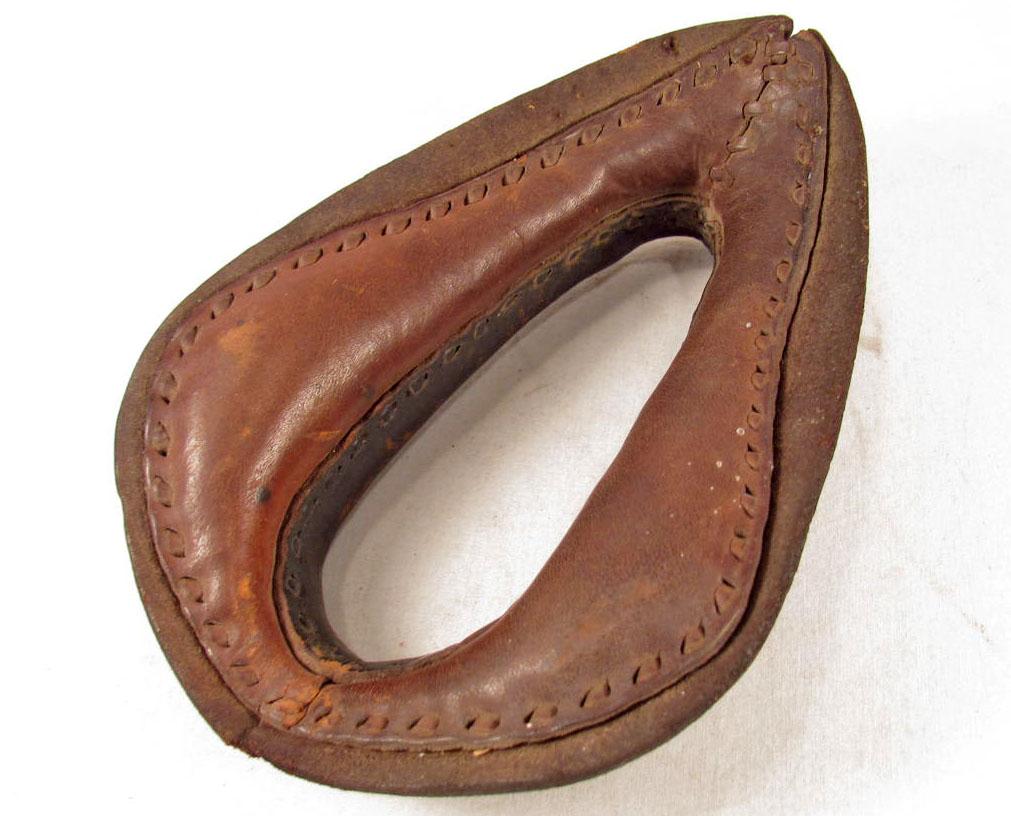 VINTAGE SALESMAN'S SAMPLE LEATHER HORSE COLLAR