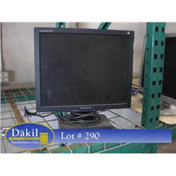 SAMSUNG SYNCMASTER 730B 17” FLAT PANEL TILT DISPLAY COMPUTER MONITOR W VIDEO CABLES