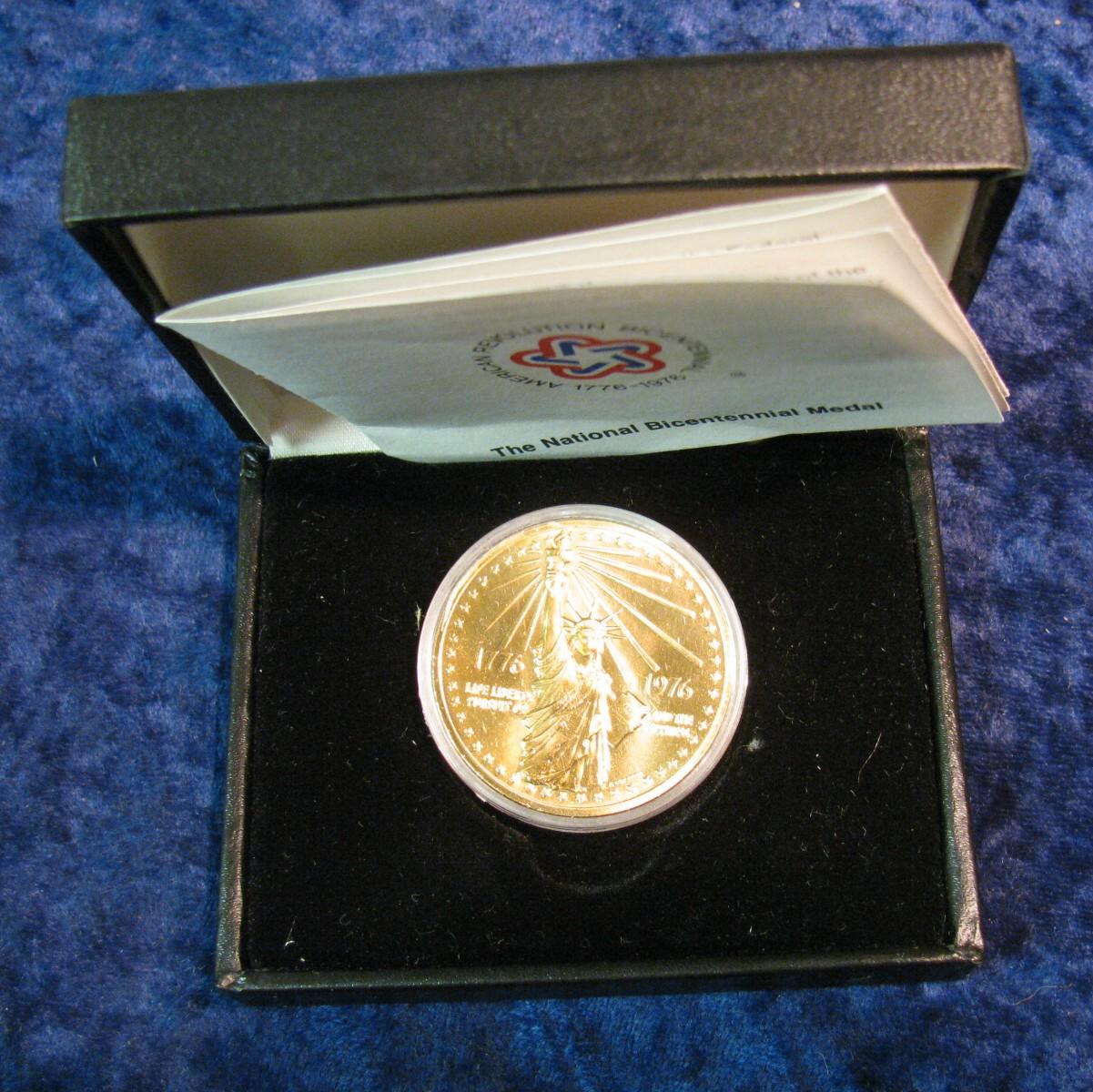 726. 17761976 National Bicentennial Goldplated