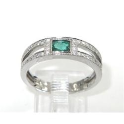 18K White Gold Emerald & Diamond Ring
