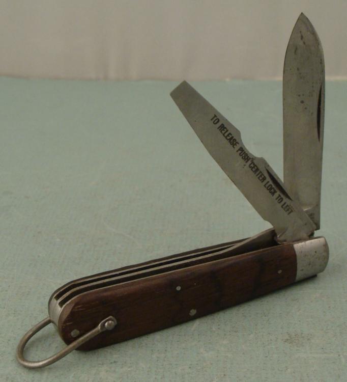 WWII U.S. MILITARY CAMILLUS FIELD FOLDING KNIFE