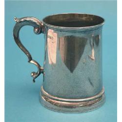 A Victorian silver pint mug with acanthus...