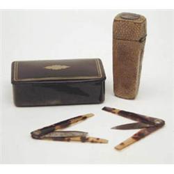 A George III shagreen etui enclosing 2...