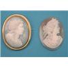 Image 1 : A Victorian oval shell cameo brooch carved...