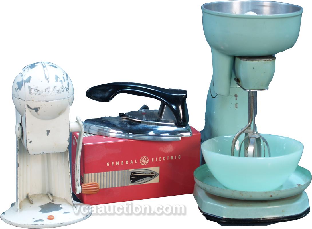 Lot of 3 Vintage Household Items