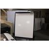 Image 1 : QUARTET DOUBLE SIDED FREE STANDING WHITE BOARD