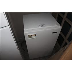 HALER BAR FRIDGE WITH FREEZER