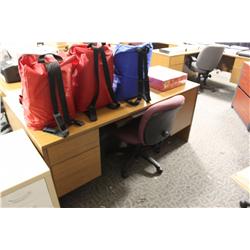 OAK DOUBLE PEDESTAL DESK
