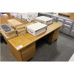 OAK DOUBLE PEDESTAL TRADITIONAL DESK