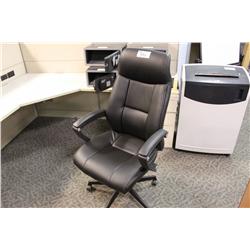 BLACK HIGHBACK EXECUTIVE CHAIR