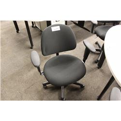BLACK ERGONOMIC TASK CHAIR