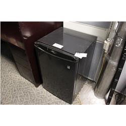 BLACK DANBY BAR FRIDGE