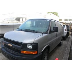 2005 GREY CHEVY EXPRESS CARGO VAN 2500 SERIES