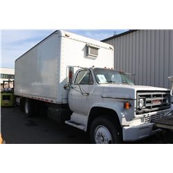 1986 GMC CUBE VAN 24' BOX WITH POWER TAILGATE