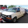 Image 1 : 2004 WHITE CHEVY EXPRESS CARGOVAN