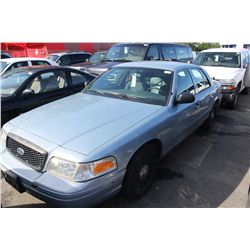 2004 BLUE FORD CROWN VIC 4DR SDN