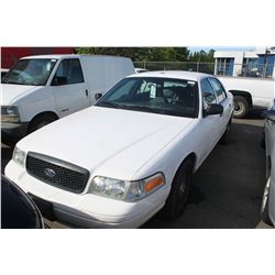 2006 WHITE FORD CROWN VICTORIA POLICE SERIES 4 DR