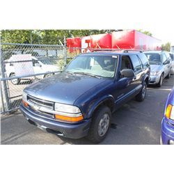 2004 BLUE CHEVROLET BLAZER 4DR SUV