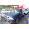 Image 1 : 2004 BLUE CHEVROLET BLAZER 4DR SUV
