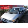Image 1 : 2000 GREY DODGE CARAVAN PASSENGER VAN