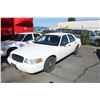 Image 1 : 2004 WHITE FORD CROWN VIC 119 - 711 KM GAS 4.6L