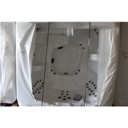 5 PERSON HOT TUB