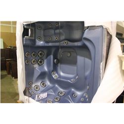 6 PERSON HOT TUB WITH LOUNGER