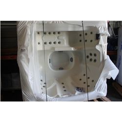 5 PERSON HOT TUB