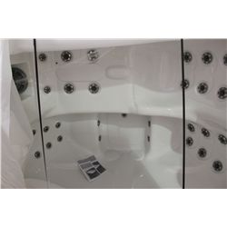 3 PERSON HOT TUB WITH LOUNGER