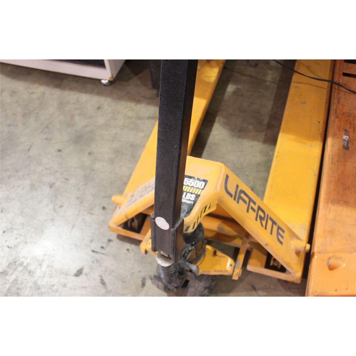 YELLOW LIFT-RITE 5500 LB PALLET JACK