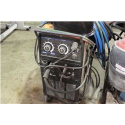 ACKLANDS LIMITED AK-MATIC 1250 CV/DC ARC WELDER