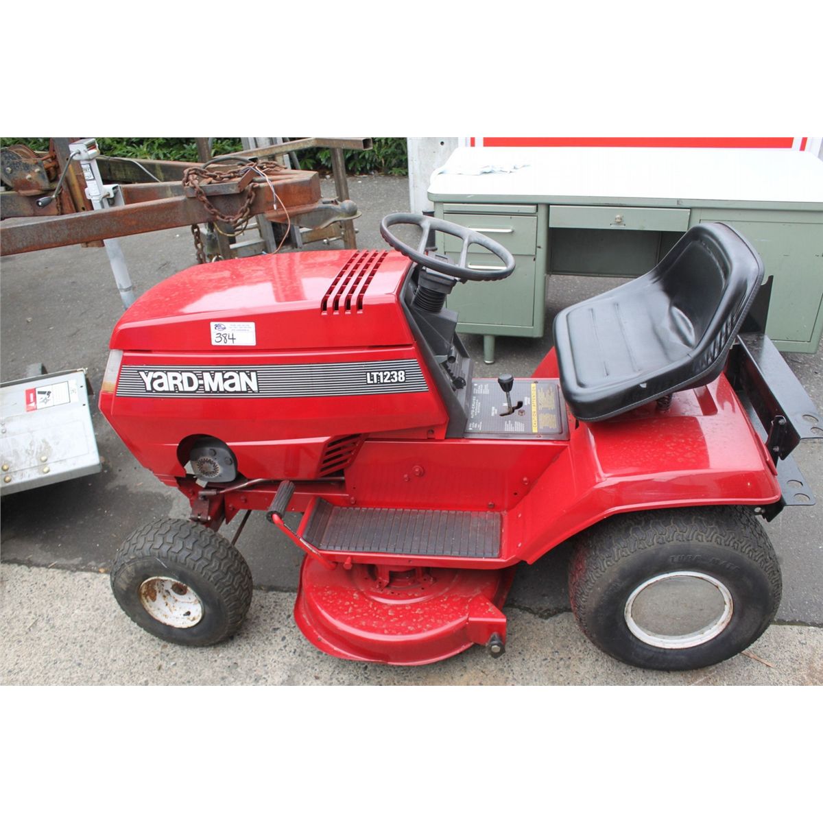 Yardmaster Riding Mower YARD-MAN LT1238 RIDE ON LAWN MOWER