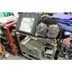 LARGE LOT OF LIGHTING