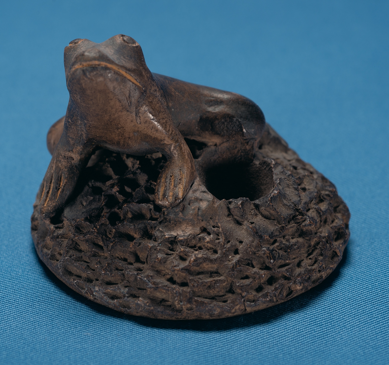 Anna Pottery Frog Small Frog Inkwell Incised: Anna Pottery Jan 1, 1818