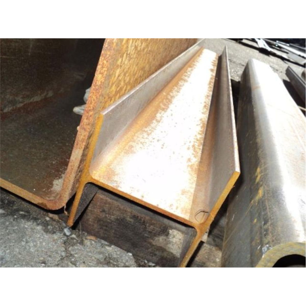 STEEL SQUARE BEAM
