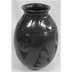 Mata Ortiz Black On Black Pottery By Luis Ortiz