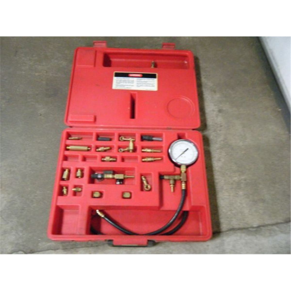 SnapOn MT3370 Fuel Pressure Gauge Set