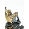 Image 2 : MICROSCOPE.