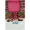Image 3 : BEADED FRAME.