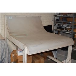 TABEL TOP sweep 4 foot x 5 foot - plexi top 3 foot high 5 feet at top