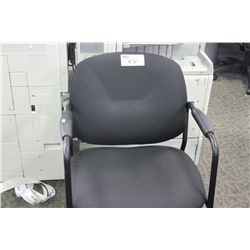 BLACK SLED BASE CLIENT CHAIR