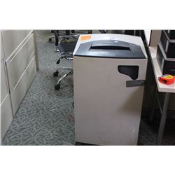 FELLOWES POWER SHRED C320 PAPER SHREDDER