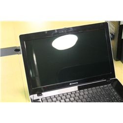 GATEWAY MODEL 7811U NOTEBOOK PC WITH 17" SCREEN