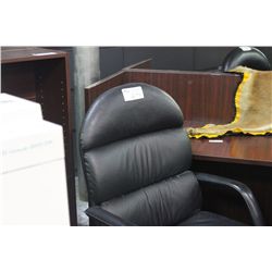 BLACK HIGHBACK EXECUTIVE CHAIR