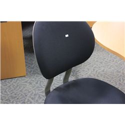 BLACK ERGONOMIC COMPUTER CHAIR