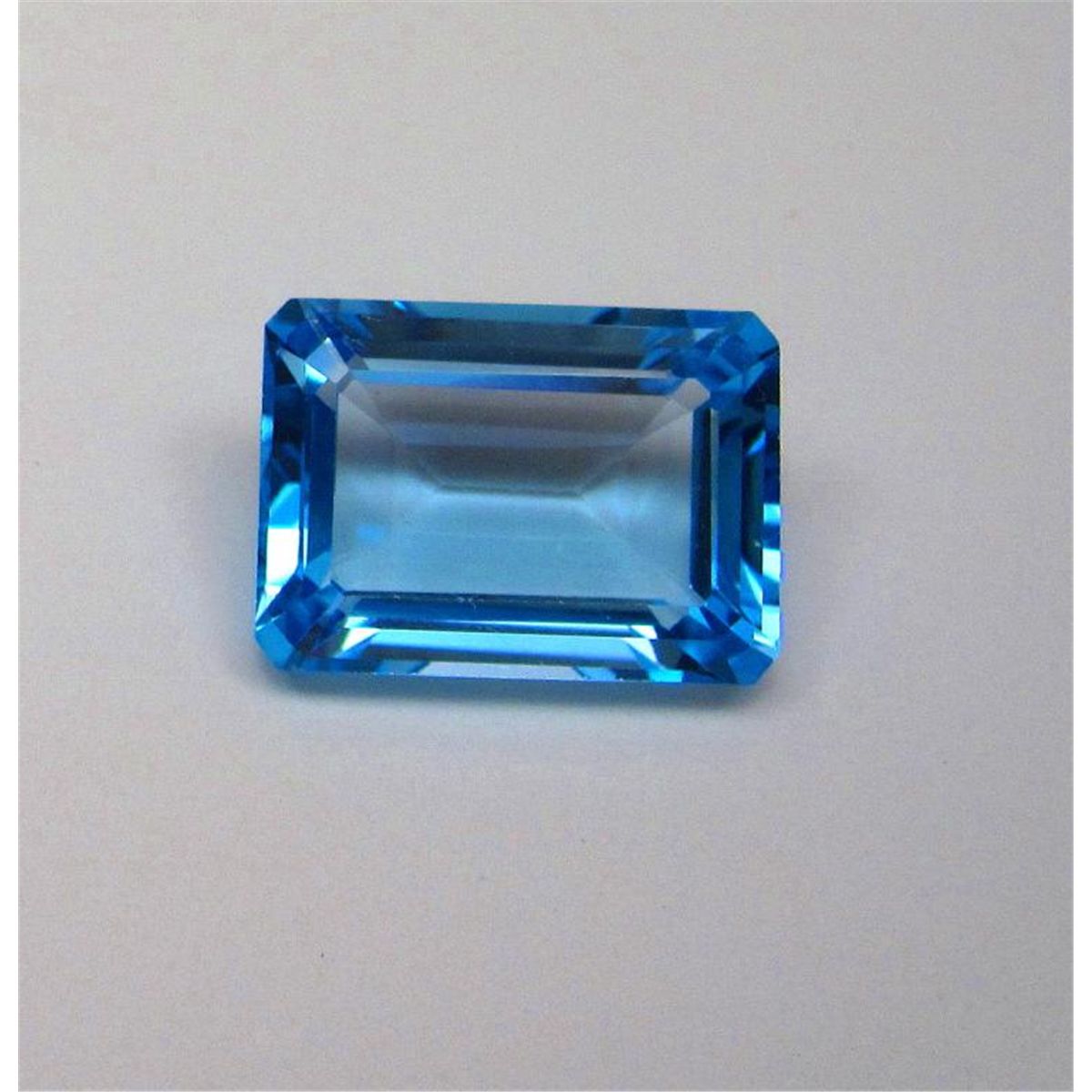 19 ct. Blue Topaz Rectangle Gem